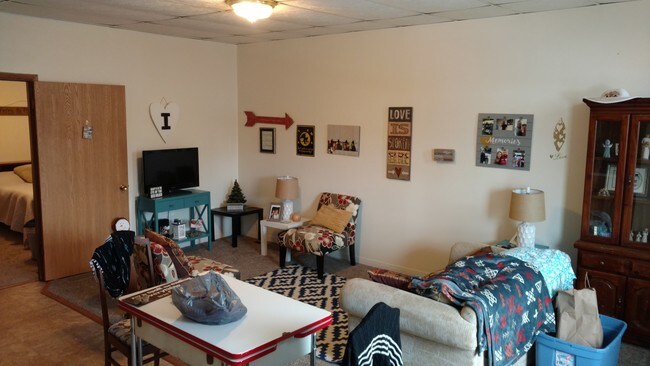 Primary Photo - 107 N Downey St