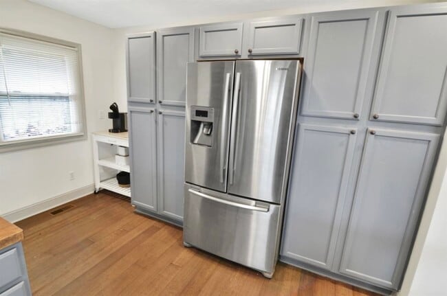 Building Photo - 73 Willow Tree Cir