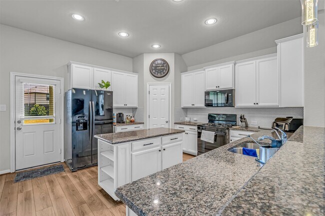 Building Photo - 17330 Hartford Field Ln