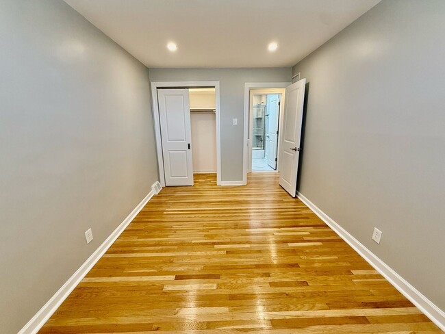 Building Photo - RARELY Offered completely RENOVATED PACKER PARK 3 Bedroom/2.5 Bath HOME w/ Central AC-HARDWOOD Fl...