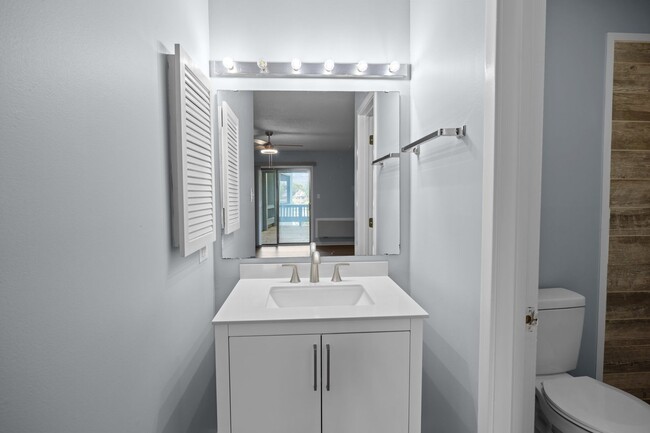 Building Photo - Water View Gem 2x2 Spacious Condo Fairfiel...