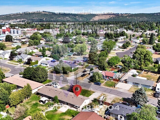 Building Photo - 7718 E Nora Ave