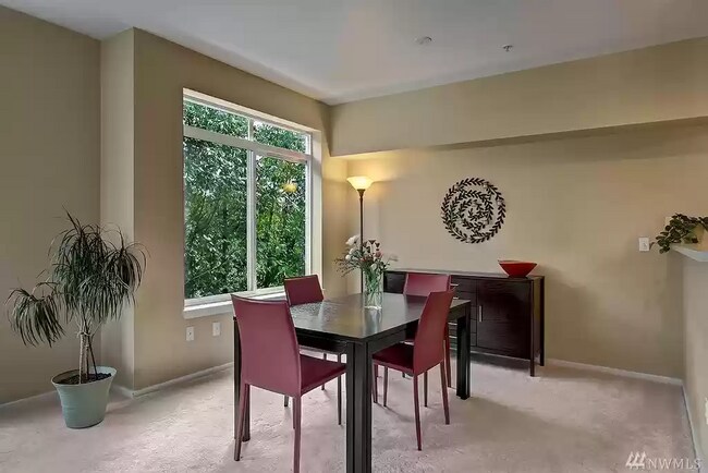 Building Photo - 8760 Greenwood Ave N