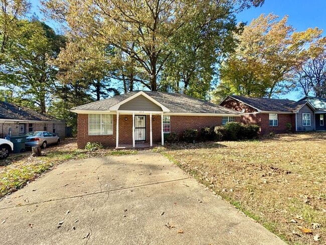 Building Photo - 4015 Hofburg St