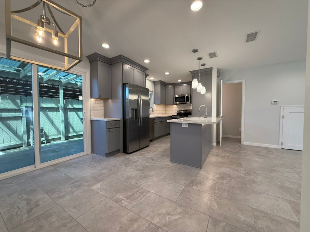 Building Photo - 10130 Hull Dr