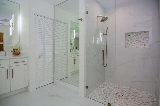 Building Photo - 3396 Pebble Pl