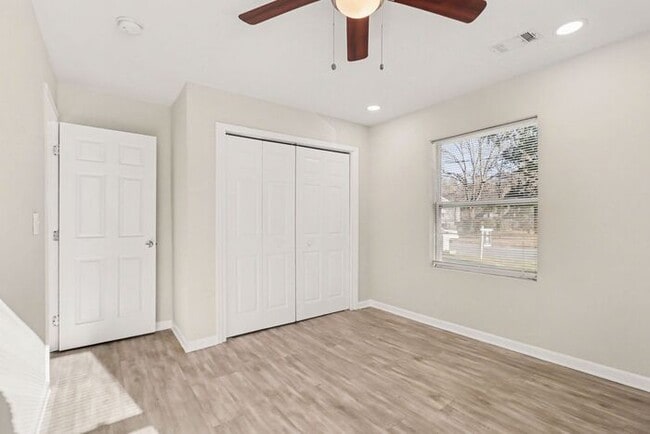 Building Photo - Newly Renovated 3BR/1BA SE Atlanta Gem!
