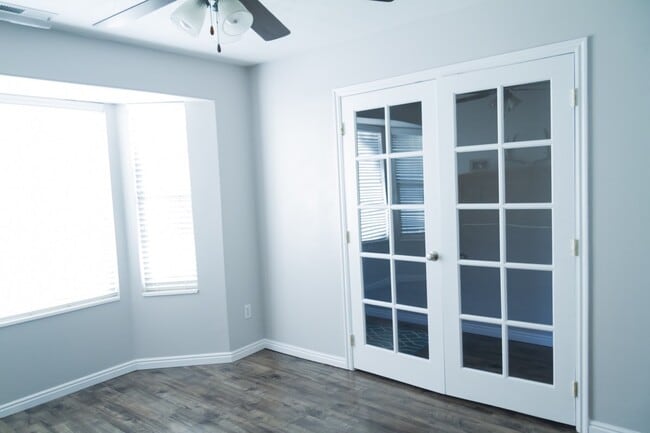 Formal living room - 482 N 2580 W