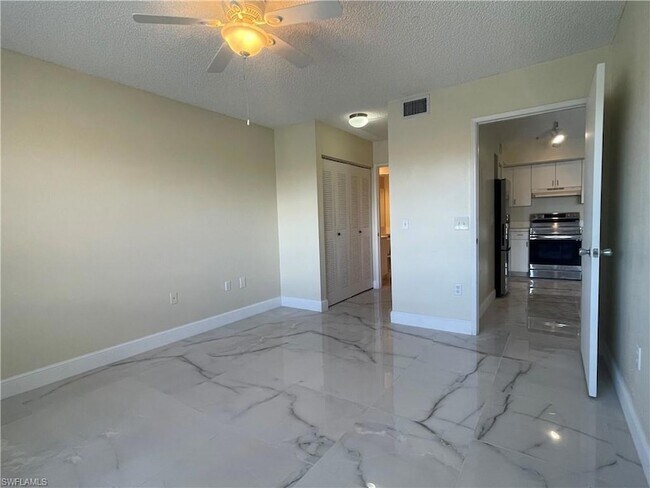 Building Photo - 1205 Wildwood Lakes Blvd