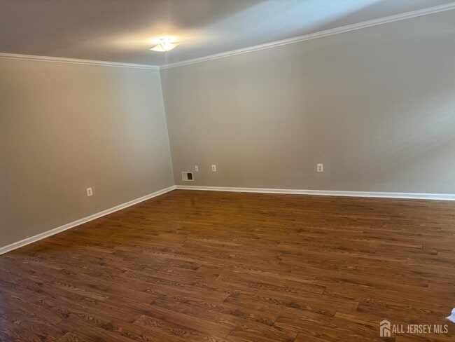 Building Photo - 131 Murray Dr