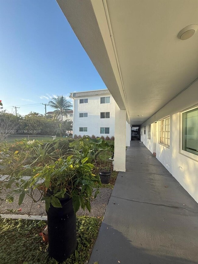 Building Photo - 2415 Lincoln St