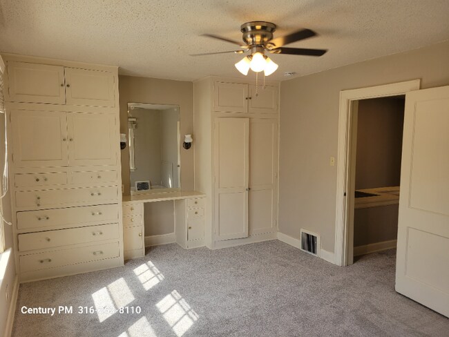 Building Photo - 3419 Edgemont St