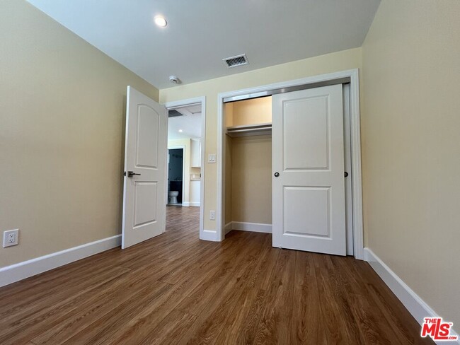 Building Photo - 3753 W 60th St