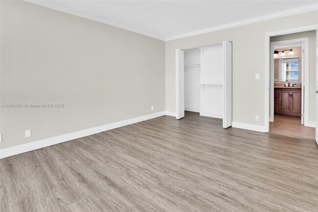 Building Photo - 2715 N Ocean Blvd