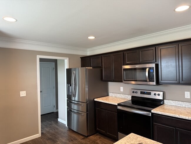 Building Photo - 3113 Dominion Dr