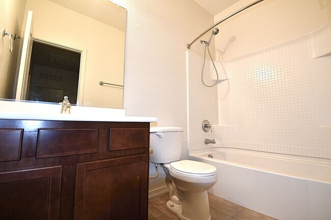 Building Photo - MOVE-IN-READY San Tan Heights Beauty