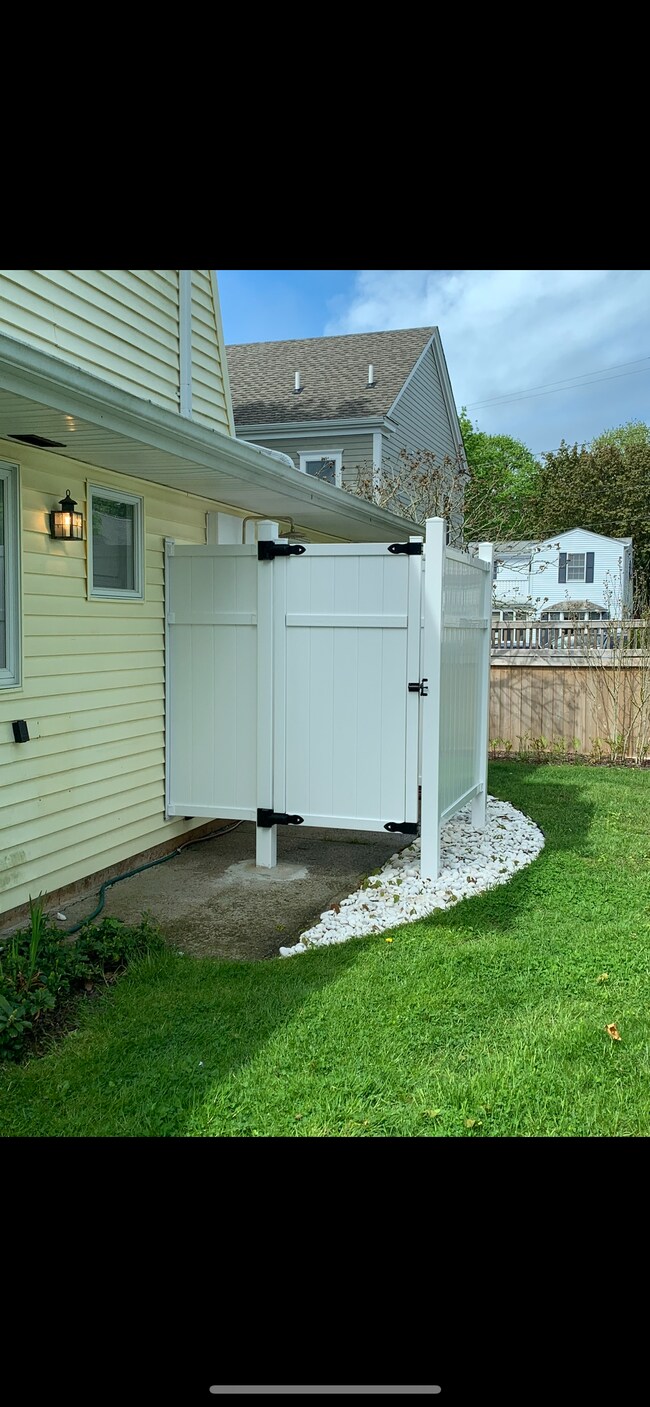 Building Photo - 2 Mohican Rd