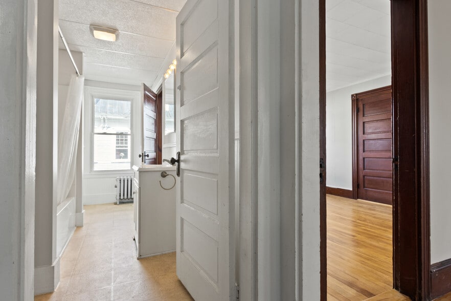 Building Photo - 30 Cutts Ave