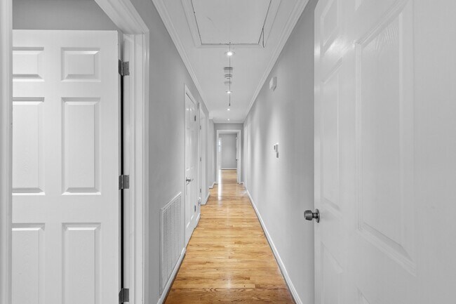 Building Photo - 3338 Prospect St