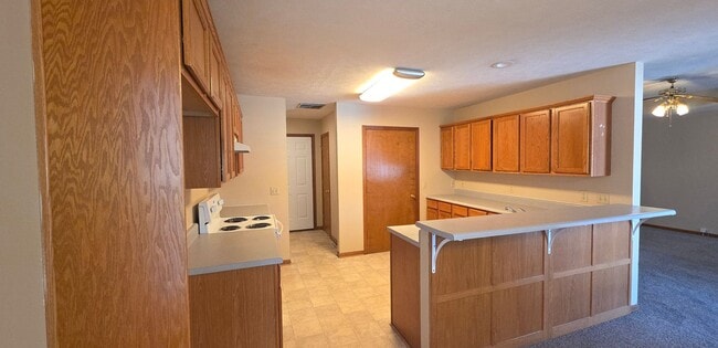 Building Photo - 3 Bedroom 2 Bathroom home in Nixa for $1395!
