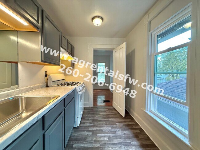 Building Photo - 231 W Dewald St