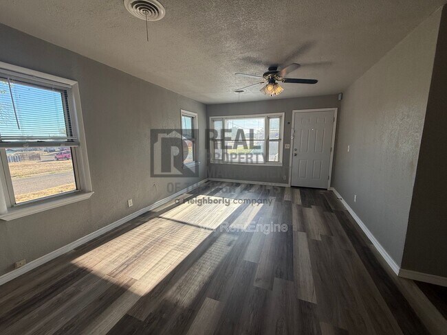 Building Photo - 1017 N Jefferson St