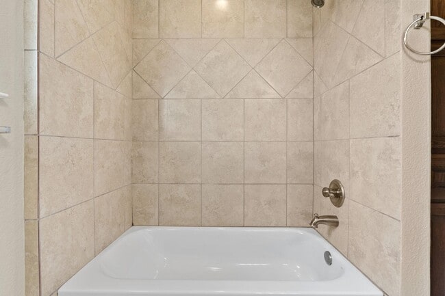 Building Photo - 113 Gregory Cove