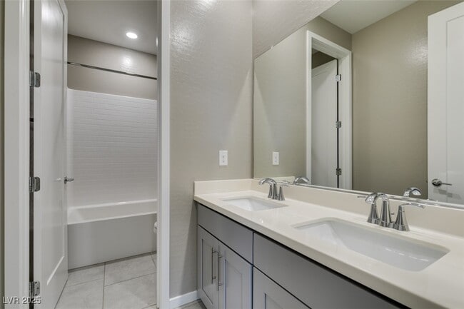 Building Photo - 2162 Sunset Valley St