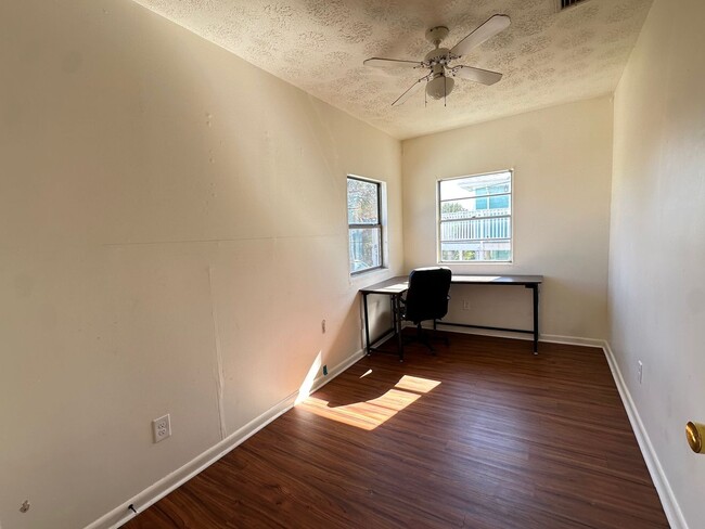 Building Photo - Just steps to the ocean and Main Beach!