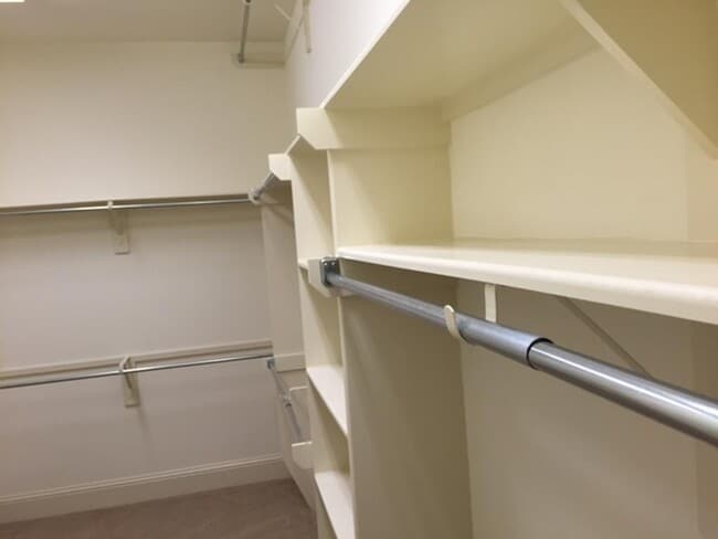 Building Photo - 13117 Stoneleigh Terrace Dr