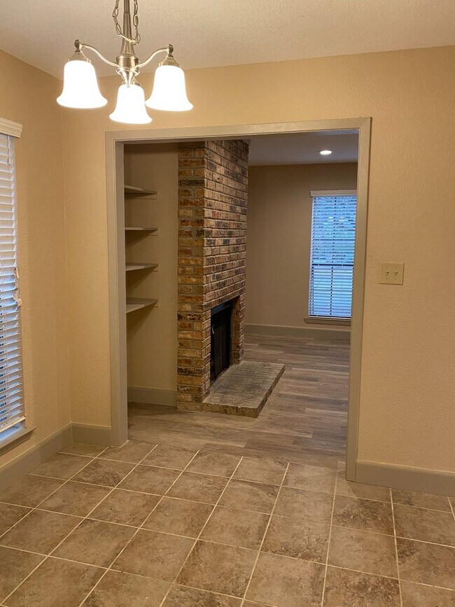 Building Photo - 7580 Kings Ridge Rd