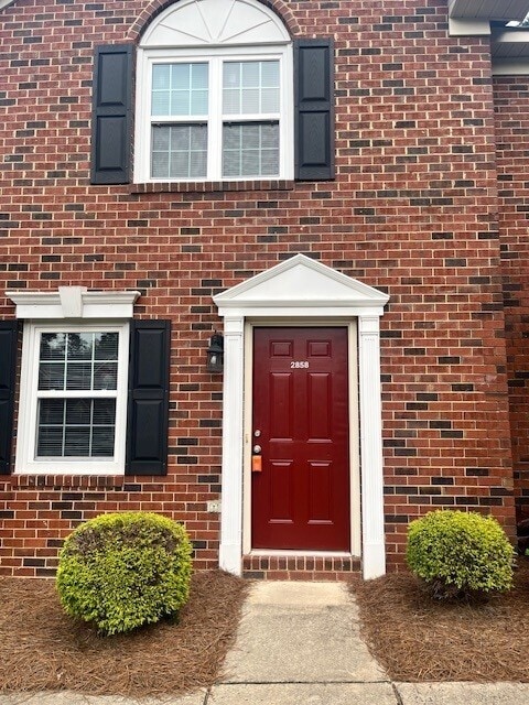 Building Photo - $500.00 Off First Full Months Rent!