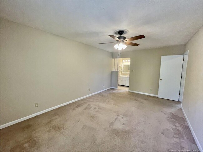 Building Photo - 384 Bahama Loop