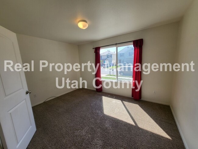 Building Photo - Eagle Mountain Home