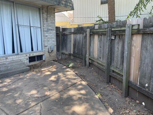 Building Photo - S. Erie