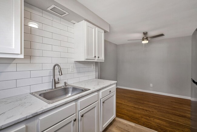 Building Photo - Webster Apartments - Newly Renovated 1 Bed...