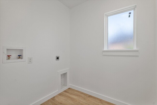 Building Photo - 311 Church St