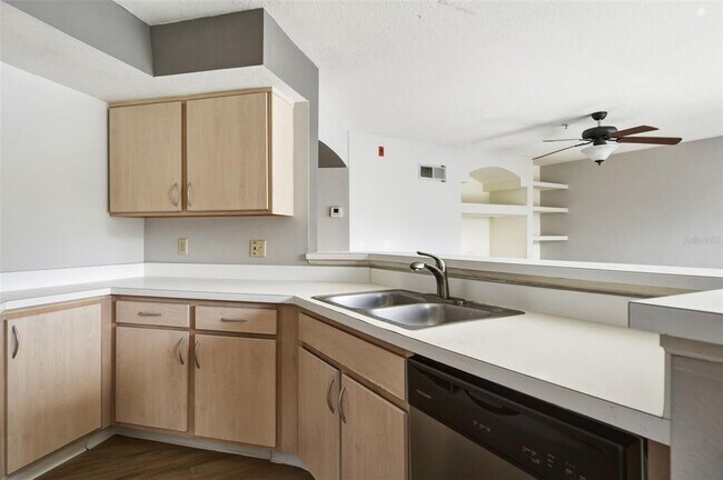 Building Photo - 7300 Westpointe Blvd