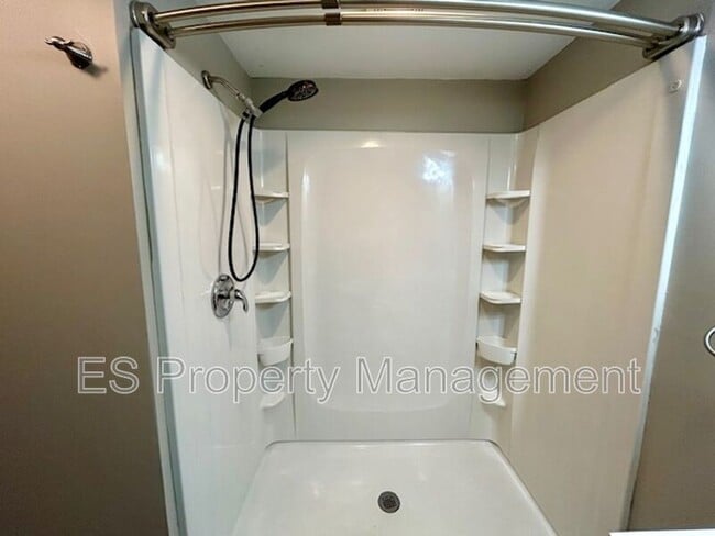 Building Photo - 1408 Holland St