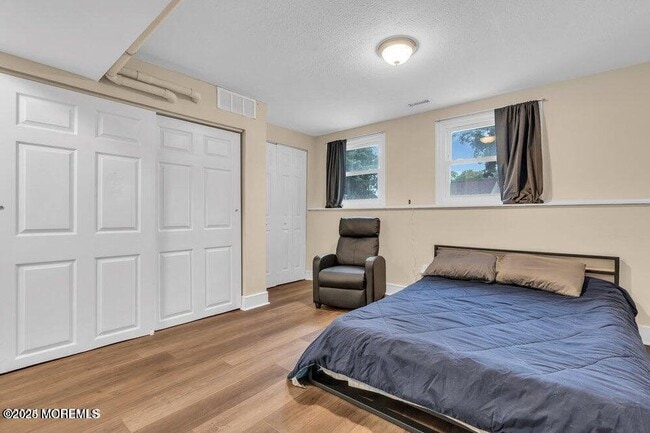 Building Photo - 310 Falcon Dr