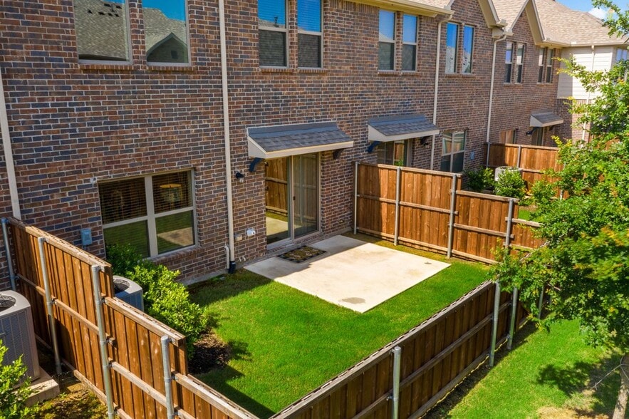 Building Photo - 2749 Starburst Dr