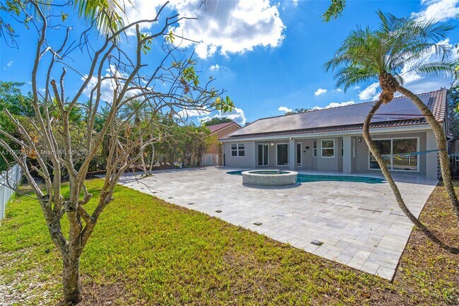 Building Photo - 425 SW 198th Terrace