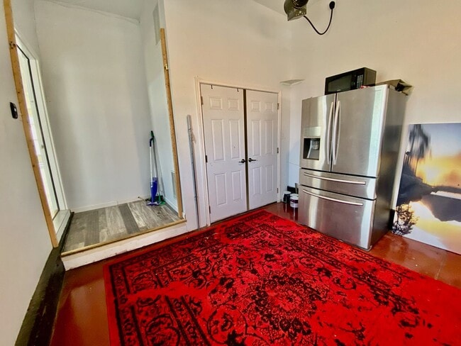 Building Photo - SIENA Place/PACKER PARK CORNER 4 Bedroom/2...