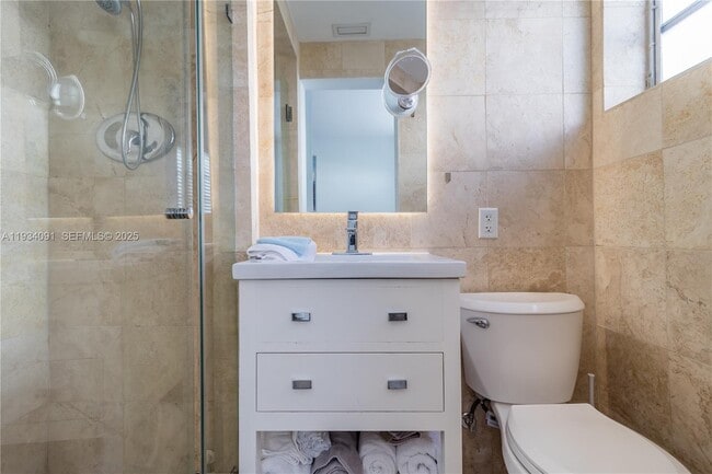 Building Photo - 1051 Michigan Ave