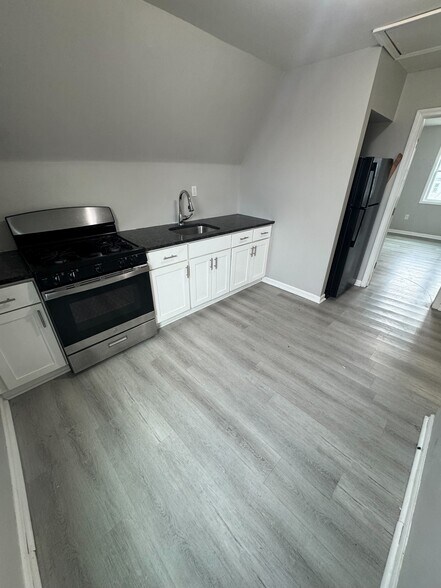 Building Photo - 129 Hobson St