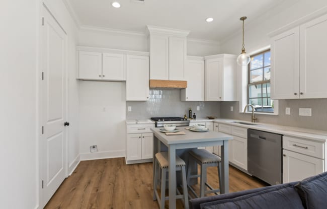 Building Photo - FOR RENT in SUGAR MILL POND!