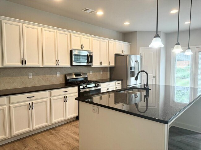Building Photo - 2887 Regal Park Ct