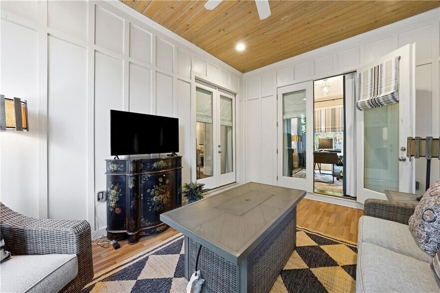 Building Photo - 1295 Cumberland Rd NE