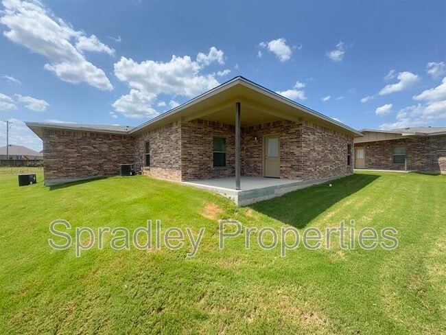 Building Photo - 1007A Laurel Dr