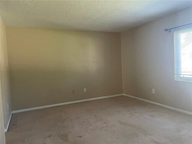 Building Photo - 86 Ferndale Ln